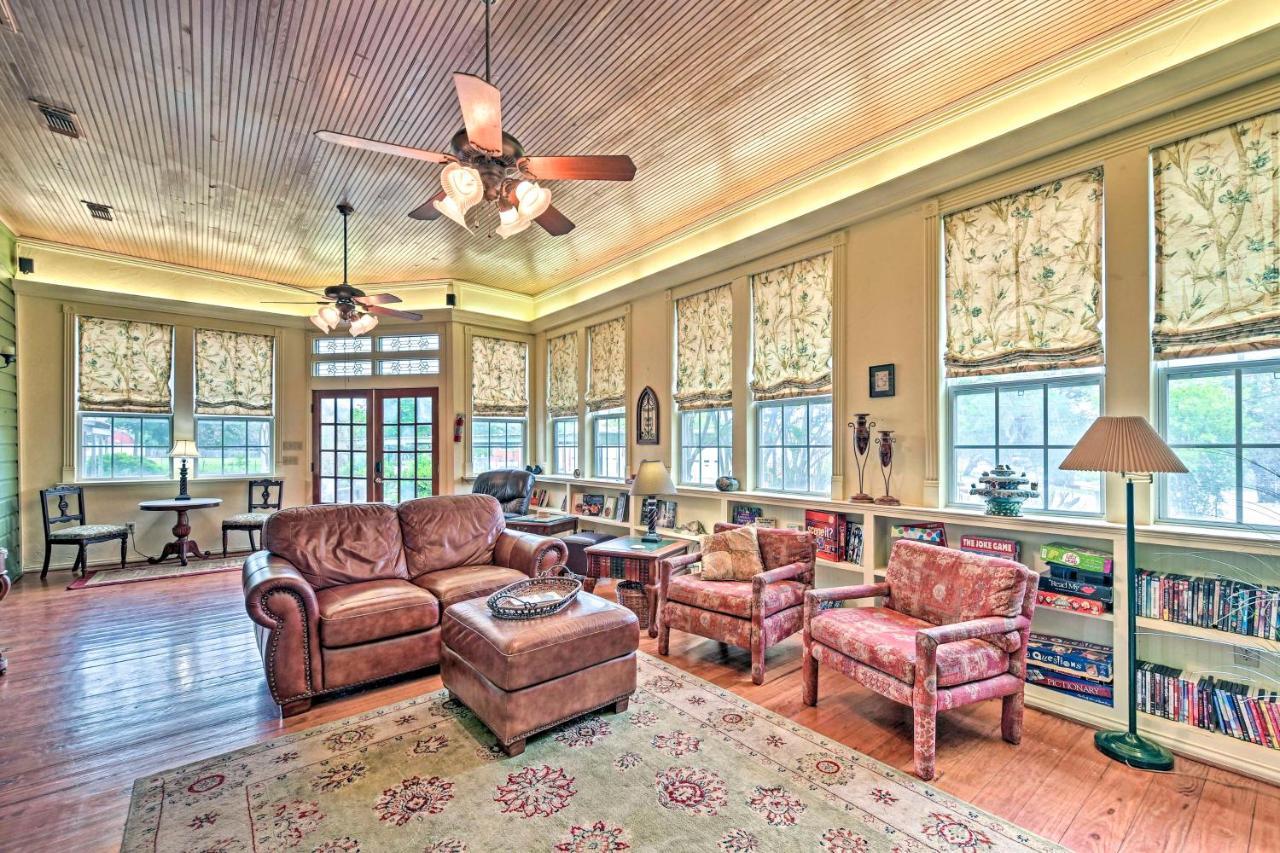 The Lilly House Historic Glen Rose Home With Porch! Ngoại thất bức ảnh