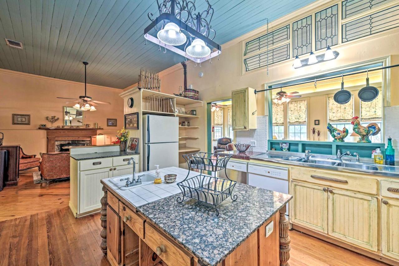 The Lilly House Historic Glen Rose Home With Porch! Ngoại thất bức ảnh